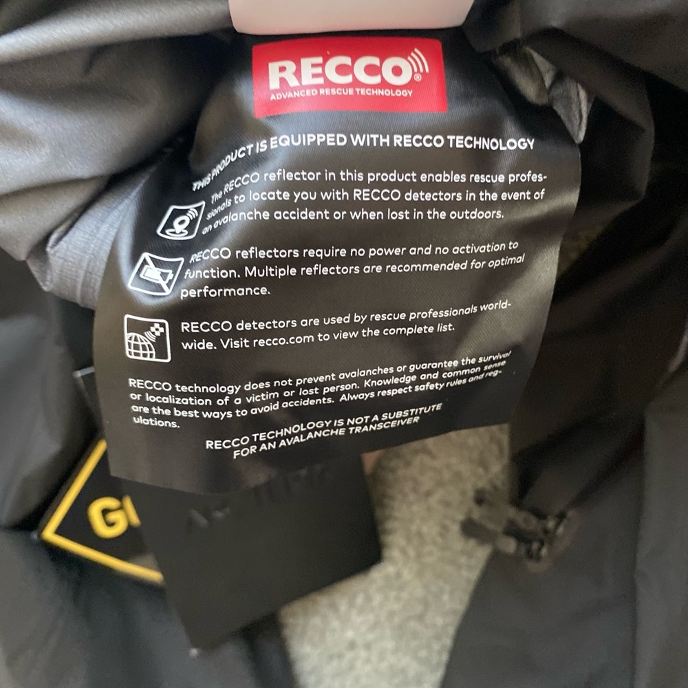 NWT Arc'teryx Men's Beta AR Jacket with Gore-Tex - Picture 12 of 15